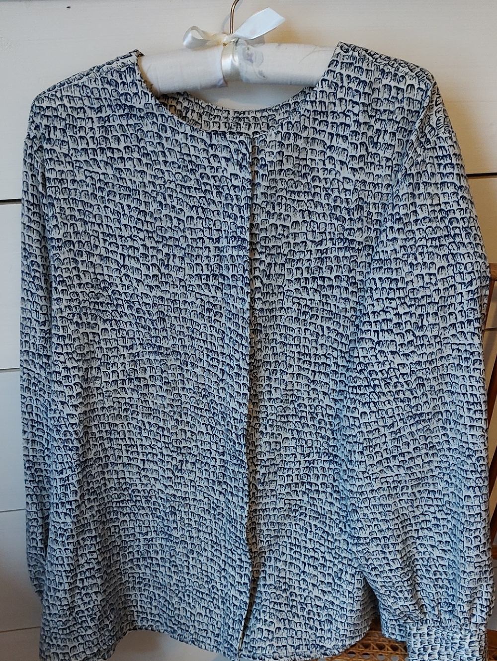 Notations Navy & Cream Geometric Printed Button-Up Top. 100% Polyester.